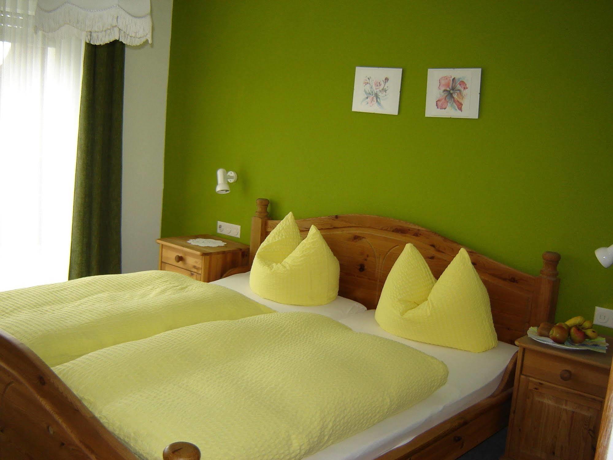 Landgasthof Linde Deggenhausertal Ngoại thất bức ảnh